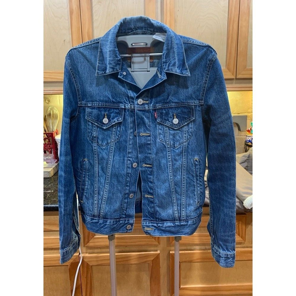 Levi’s 2012 Trucker Denim Jacket - Medium Wash - Men’s Small …